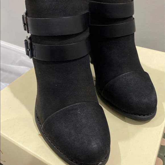 Ankle Boot - Picture 1 of 9